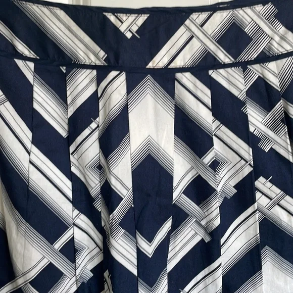 TALBOTS Navy & White Skirt, 14 - Picture 2 of 7